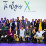 Foto grupal con todos los proyectos ganadores del programa 'Tú Eliges'